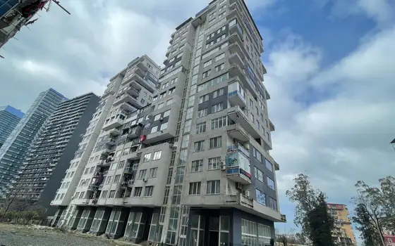 Новый жилой дом ,,NBG House" на новом бульваре Батуми. Квартиры у моря с видом на горы.