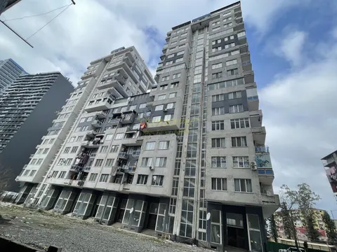 Новый жилой дом ,,NBG House" на новом бульваре Батуми. Квартиры у моря с видом на горы.