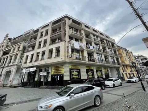 Квартиры в центре старого Батуми на улице Зубалашвили. Новый жилой дом у моря.