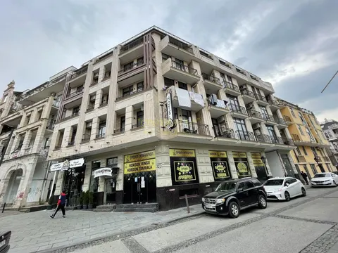Квартиры в центре старого Батуми на улице Зубалашвили. Новый жилой дом у моря.
