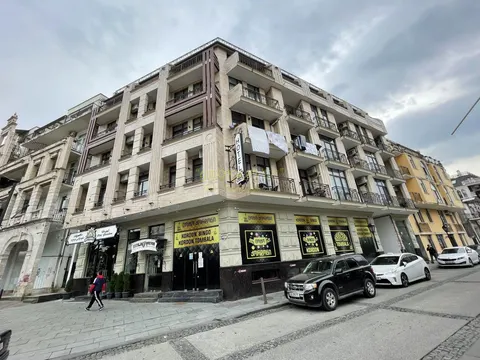 Квартиры в центре старого Батуми на улице Зубалашвили. Новый жилой дом у моря.