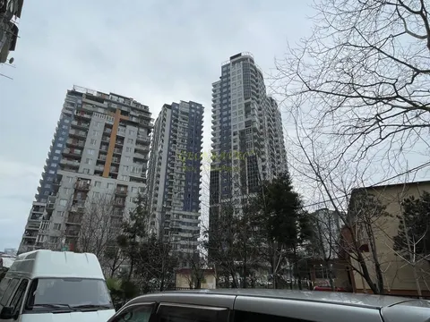 Новый жилой комплекс у моря на улице Пиросмани. Квартиры с видом на море и на горы.