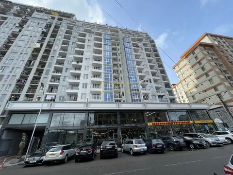 Квартиры в новом жилом доме в центре города. Квартиры с видом на горы и на город Батуми.