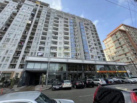 Квартиры в новом жилом доме в центре города. Квартиры с видом на горы и на город Батуми.