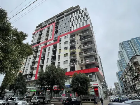 Новый жилой дом на улице Чавчавадзе. Квартиры с видом на горы и на город.