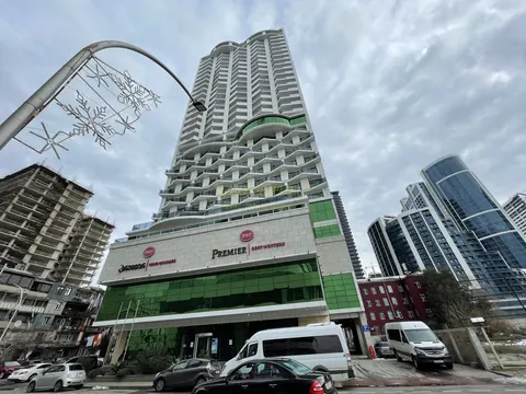 Новый жилой дом гостиничного типа ,,Mega Palace in Batumi" у дома Юстиции. Апартаменты с видом на танцующие фонтаны и на