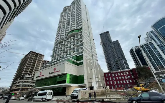 Новый жилой дом гостиничного типа ,,Mega Palace in Batumi" у дома Юстиции. Апартаменты с видом на танцующие фонтаны и на