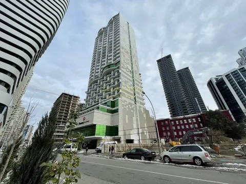 Новый жилой дом гостиничного типа ,,Mega Palace in Batumi" у дома Юстиции. Апартаменты с видом на танцующие фонтаны и на