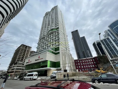 Новый жилой дом гостиничного типа ,,Mega Palace in Batumi" у дома Юстиции. Апартаменты с видом на танцующие фонтаны и на