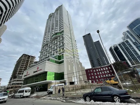 Новый жилой дом гостиничного типа ,,Mega Palace in Batumi" у дома Юстиции. Апартаменты с видом на танцующие фонтаны и на