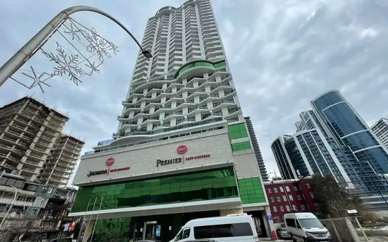 Новый жилой дом гостиничного типа ,,Mega Palace in Batumi" у дома Юстиции. Апартаменты с видом на танцующие фонтаны и на