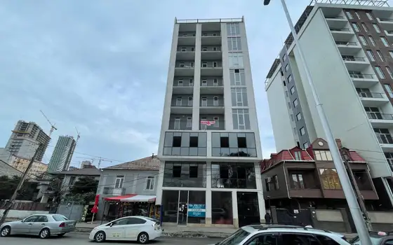 Продается квартиры 9-этажном жилом в доме на ул. Багратиони в Городе Батуми.