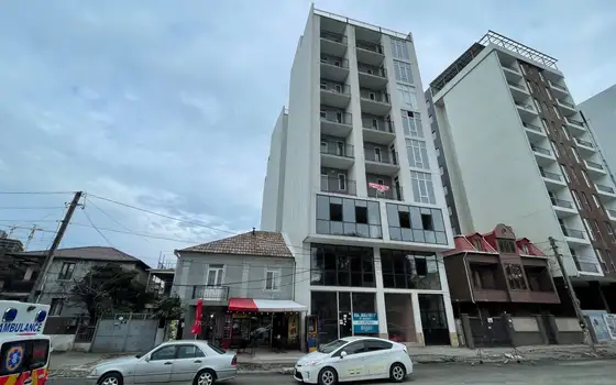 Продается квартиры 9-этажном жилом в доме на ул. Багратиони в Городе Батуми.