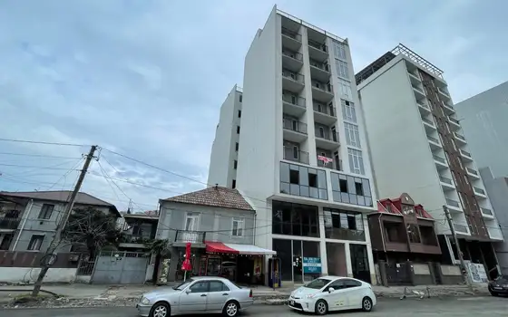 Продается квартиры 9-этажном жилом в доме на ул. Багратиони в Городе Батуми.