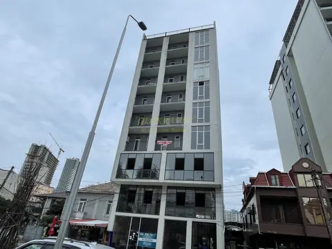 Продается квартиры 9-этажном жилом в доме на ул. Багратиони в Городе Батуми.