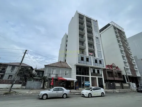Продается квартиры 9-этажном жилом в доме на ул. Багратиони в Городе Батуми.