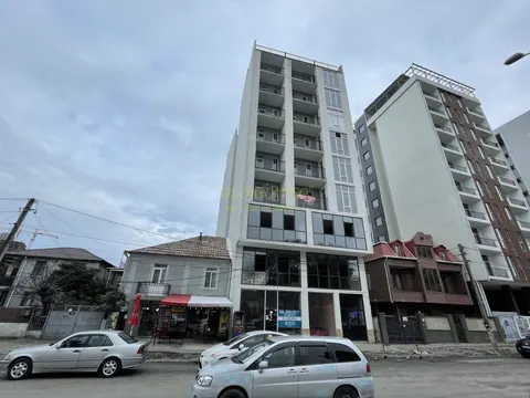 Продается квартиры 9-этажном жилом в доме на ул. Багратиони в Городе Батуми.