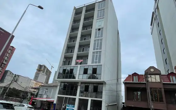 Продается квартиры 9-этажном жилом в доме на ул. Багратиони в Городе Батуми.