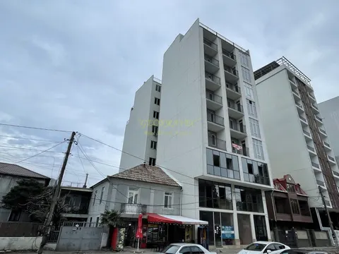 Продается квартиры 9-этажном жилом в доме на ул. Багратиони в Городе Батуми.