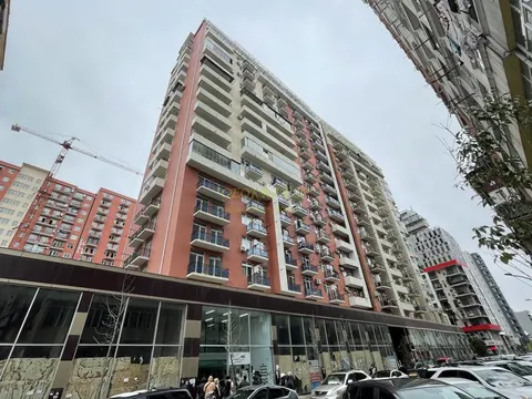 Новый жилой дом в центре города. Квартиры в городе Батуми с видом на горы и на город.