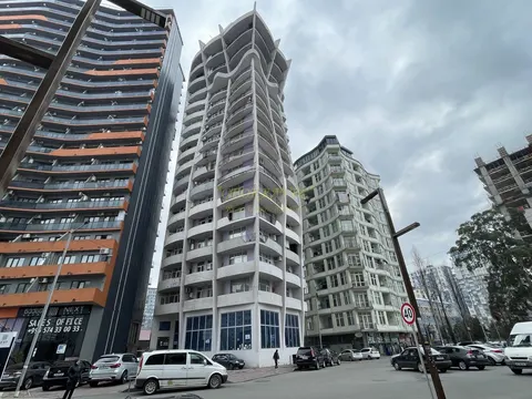 Новый жилой дом у моря на улице Инасаридзе в Городе Батуми. Квартиры с видом на море и на горы.