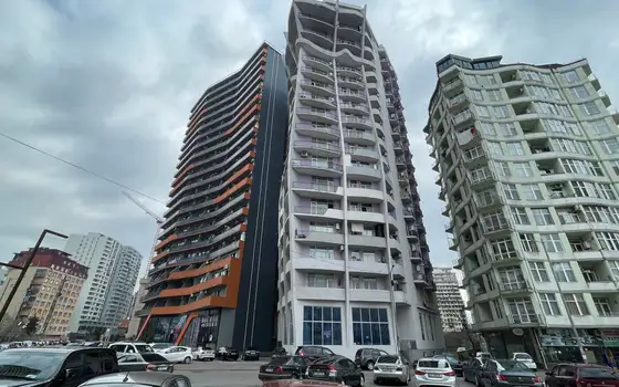 Новый жилой дом у моря на улице Инасаридзе в Городе Батуми. Квартиры с видом на море и на горы.