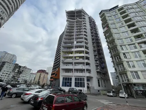 Новый жилой дом у моря на улице Инасаридзе в Городе Батуми. Квартиры с видом на море и на горы.
