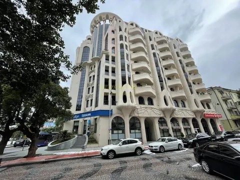 Новый элитный жилой дом в центре города на улице Руставели. Квартиры с видом на море и горы.