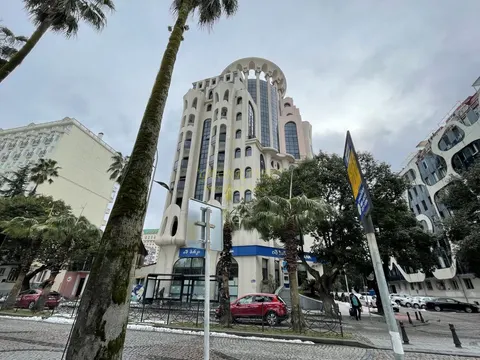 Новый элитный жилой дом в центре города на улице Руставели. Квартиры с видом на море и горы.