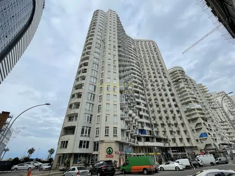 Новый 26 этажный жилой дом у танцующих фонтанов. Квартиры с видом на море и на горы.