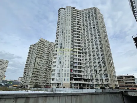 Новый 26 этажный жилой дом у танцующих фонтанов. Квартиры с видом на море и на горы.