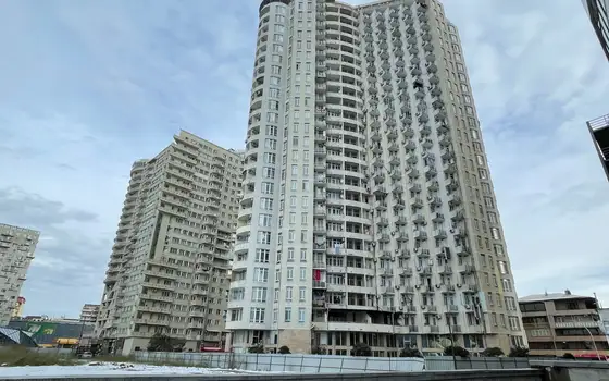 Новый 26 этажный жилой дом у танцующих фонтанов. Квартиры с видом на море и на горы.