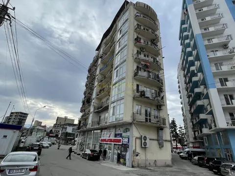 Новый жилой дом на улице Багратиони. квартиры с видом на горы и на море.