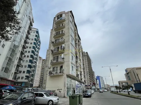 Новый жилой дом на улице Багратиони. квартиры с видом на горы и на море.