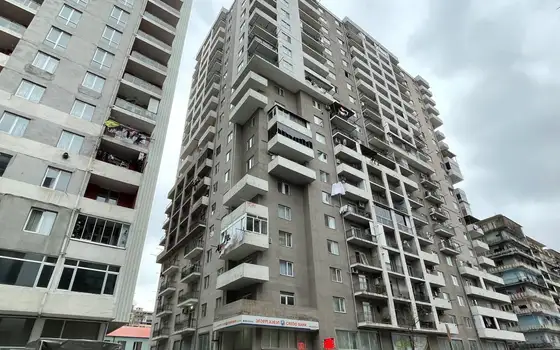 Новый 20 этажный жилой дом на улице Агмашанебели у моря в Батуми. Квартиры с видом на море и на горы.