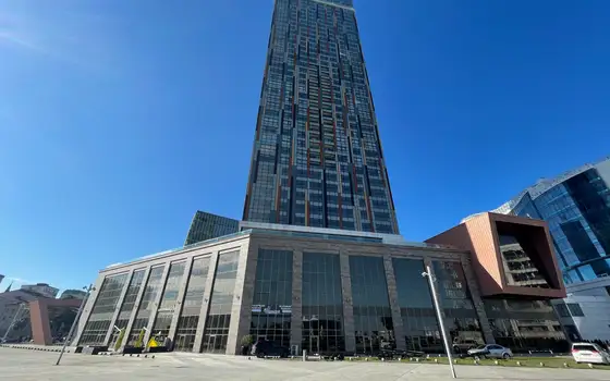 Апартаменты в новом доме гостиничного типа. Квартиры в центре старого города с видом на море и на горы.