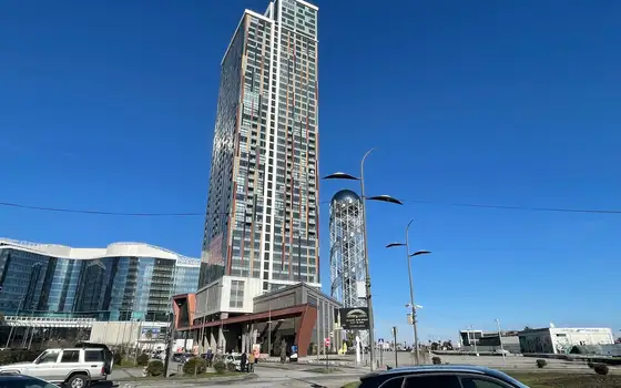Апартаменты в новом доме гостиничного типа. Квартиры в центре старого города с видом на море и на горы.