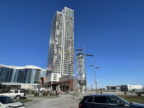 Апартаменты в новом доме гостиничного типа. Квартиры в центре старого города с видом на море и на горы.