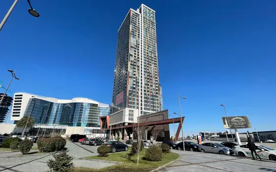 Апартаменты в новом доме гостиничного типа. Квартиры в центре старого города с видом на море и на горы.