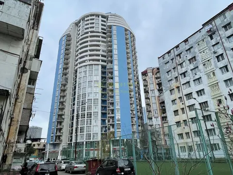 Новый 23 этажный жилой дом на улице Инасаридзе у моря в Батуми. Квартиры с видом на море и на горы.