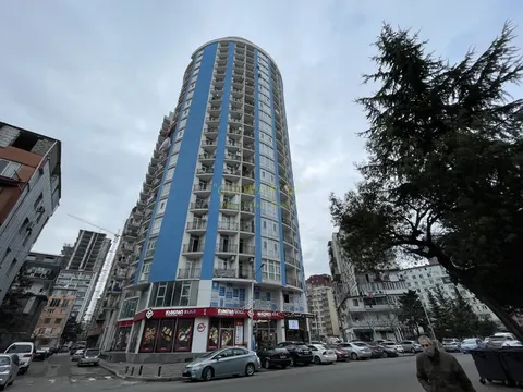 Новый 23 этажный жилой дом на улице Инасаридзе у моря в Батуми. Квартиры с видом на море и на горы.