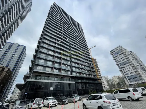 Новый жилой комплекс ,,NBG Tower" у моря в центре Батуми.