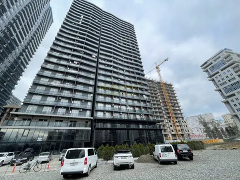Новый жилой комплекс ,,NBG Tower" у моря в центре Батуми.
