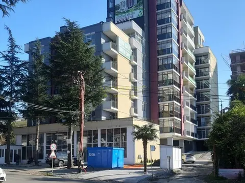 Новый 10 этажный жилой дом ,,Green Cape" у моря в Махинджаури. Квартиры у Ботанического сада с видом на море и на горы.
