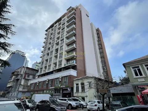 Новый жилой дом в центре Батуми у парка 6 мая. Квартиры у моря с видом на горы.