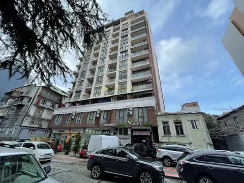 Новый жилой дом в центре Батуми у парка 6 мая. Квартиры у моря с видом на горы.
