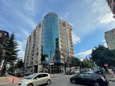 Новый жилой дом у моря на улице Горгасали угол Грибоедова. Квартиры с видом на море и на горы.