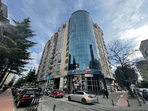 Новый жилой дом у моря на улице Горгасали угол Грибоедова. Квартиры с видом на море и на горы.