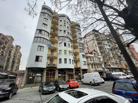 Новый жилой дом на улице Казбеги в городе Батуми. Квартиры с видом на море и на город.
