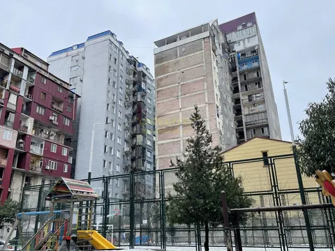 Новый 14 этажный жилой дом на улице Лермонтова. Квартиры с видом на город и на горы.